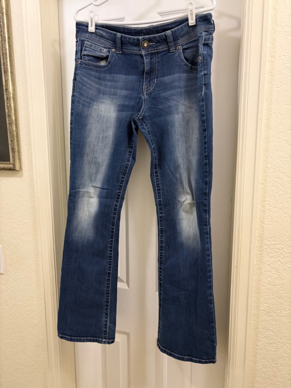 Apt. 9 Women's Faded Blue Flare Jeans